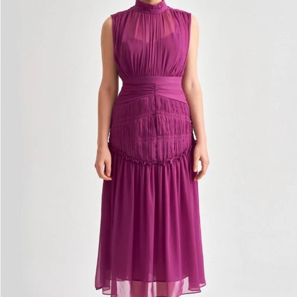Elegant Purple Sleeveless Dress - Picture 1 of 2